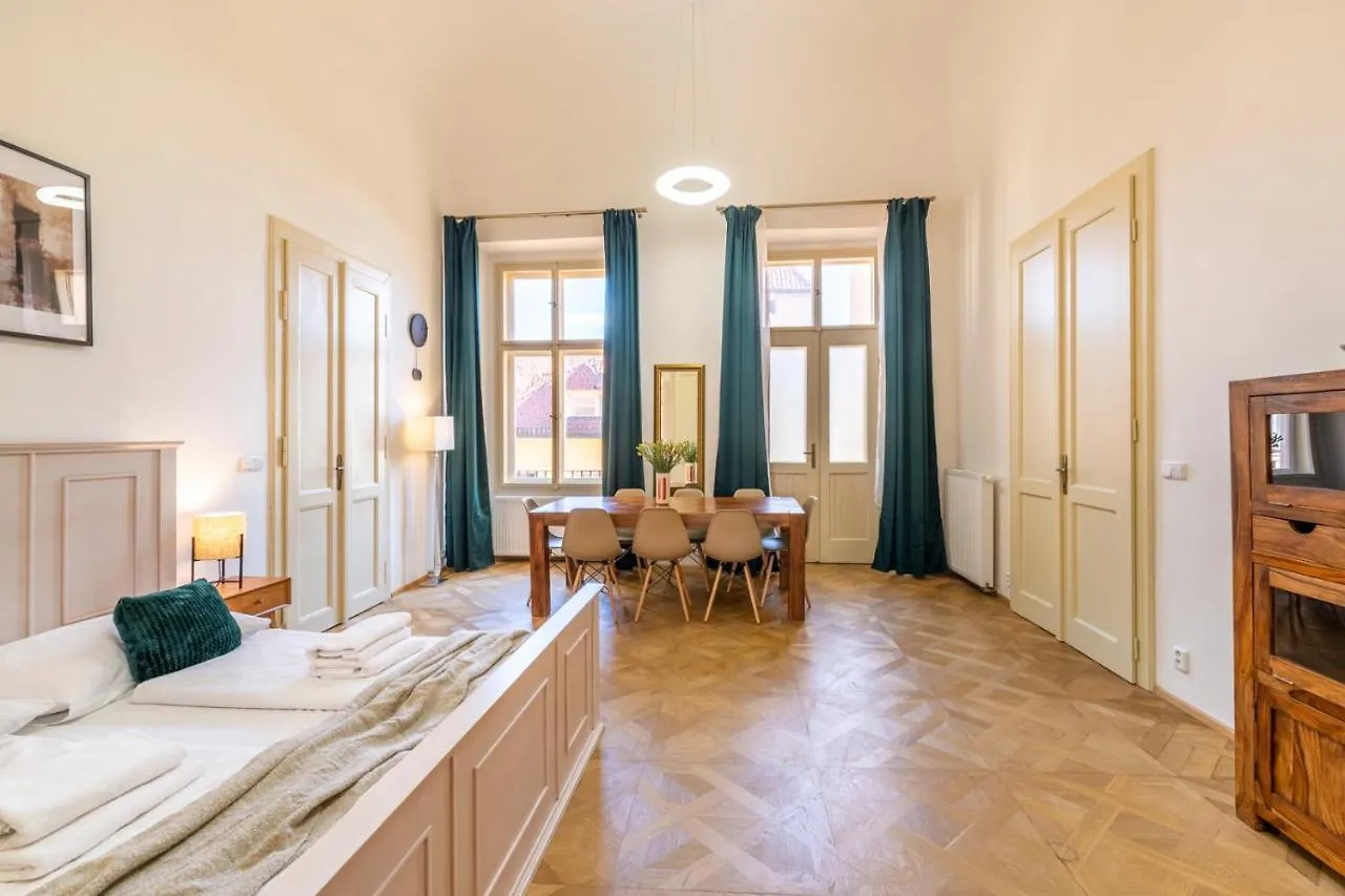Celetná 12 - Old Town Apartments Praga Apartahotel